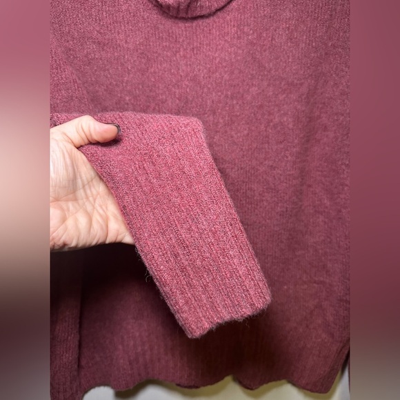 Cynthia Rowley Wool Cowl Neck Sweater Size Medium - Picture 6 of 8